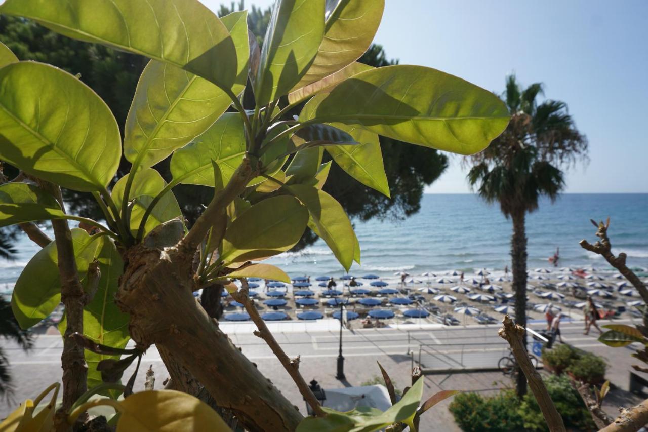 Hotel Beau Rivage Alassio Exteriér fotografie