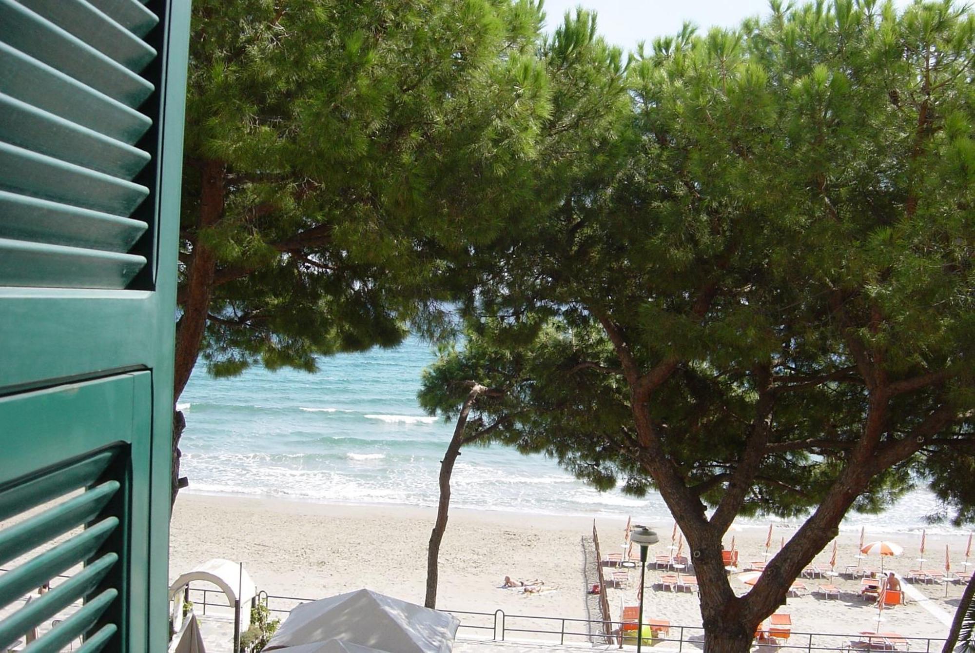 Hotel Beau Rivage Alassio Exteriér fotografie